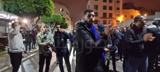 شاهدوا.. السلطات تستعمل القوة لفض اعتصام الأساتذة "المتعاقدين" أمام مديرية التعليم بالناظور