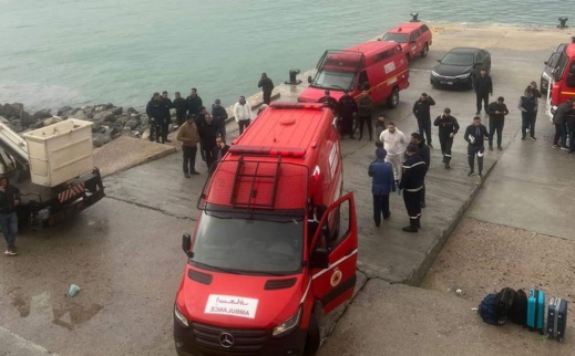 حادث جنوح السفينة التجارية.. البحث مستمر عن مفقود من الطاقم حادث جنوح السفينة التجارية.. البحث مستمر عن مفقود من الطاقم