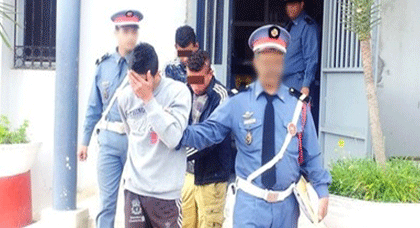 القبض على أربعة أشخاص وحجز زورق مطاطي بتازاغين القبض على أربعة أشخاص وحجز زورق مطاطي بتازاغين