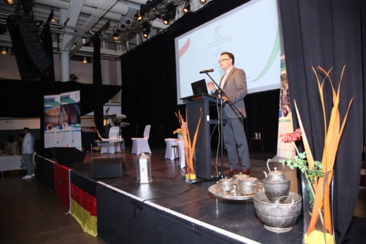 مغاربة وألمان يحيون الذكرى 60 للهجرة المغربية إلى ألمانيا مغاربة وألمان يحيون الذكرى 60 للهجرة المغربية إلى ألمانيا