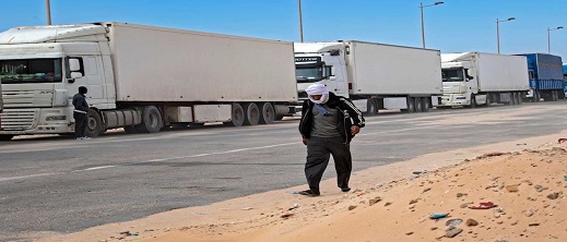 مهنيون يهددون بالإضراب بعد وقف تصدير الخضر إلى دول أفريقيا مهنيون يهددون بالإضراب بعد وقف تصدير الخضر إلى دول أفريقيا