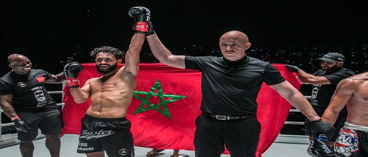 المقاتل المغربي إلياس النهاشي يدخل التاريخ من بوابة ملعب "لومبيني" للملاكمة