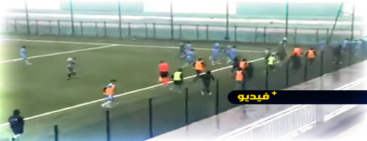 شاهدوا.. سقوط لاعبي هلال الناظور بسبب عاصفة رعدية في العرائش شاهدوا.. سقوط لاعبي هلال الناظور بسبب عاصفة رعدية في العرائش