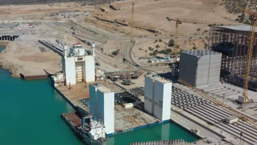 مشاهد من الجو.. تقدم أشغال ميناء الناظور غرب المتوسط مشاهد من الجو.. تقدم أشغال ميناء الناظور غرب المتوسط