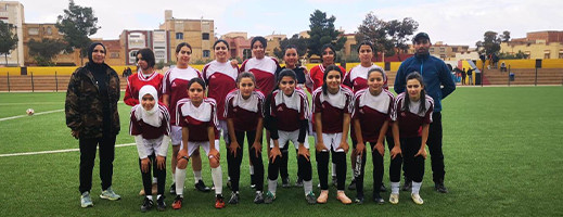 صور.. فريق كرة القدم إناث لثانوية الفيض يتألق في البطولة الجهوية