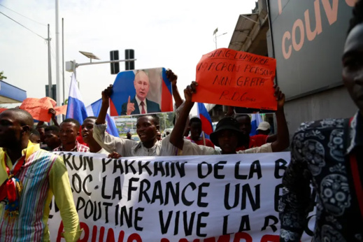 فيديوهات.. بلدان أفريقيا تنتفض في وجه فرنسا لطردها بإستثناء النظام الجزائري فيديوهات.. بلدان أفريقيا تنتفض في وجه فرنسا لطردها بإستثناء النظام الجزائري