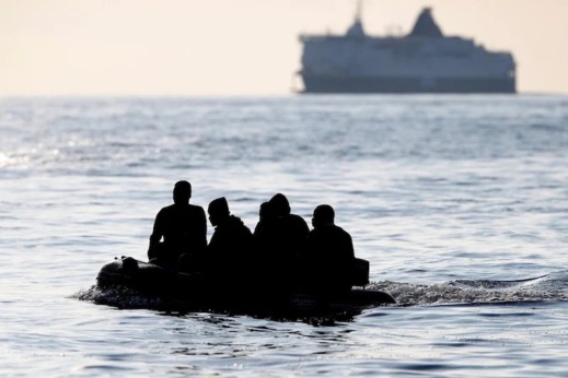 خمسة أشخاص مغاربة ينجحون في الوصول إلى مليلية عبر قارب مطاطي