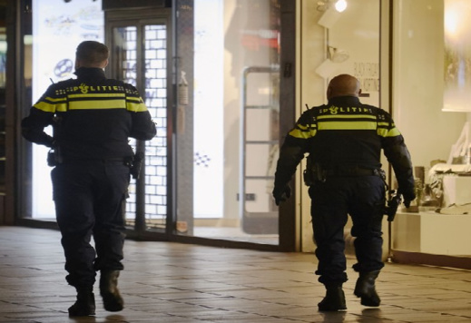 طعنة تودي بحياة مهاجر مغربي بأوروبا والشرطة تبحث عن الشهود طعنة تودي بحياة مهاجر مغربي بأوروبا والشرطة تبحث عن الشهود