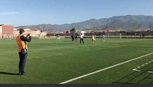 الشغب يوقف مباراة نهضة زايو وهلال الناظور ومحاصرة طاقم "سبور ناظور" في الملعب