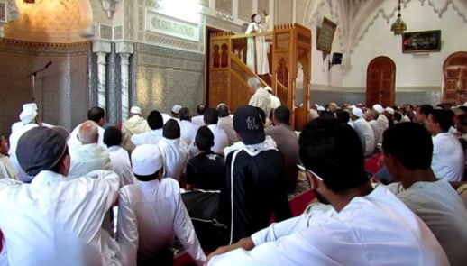 التوفيق يعطي تعليماته بإلقاء خطبة جمعة موحدة حول التلاعب في الأسعار واحتكار السلع التوفيق يعطي تعليماته بإلقاء خطبة جمعة موحدة حول التلاعب في الأسعار واحتكار السلع