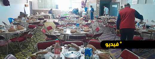 شاهدوا.. إفطار عابري السبيل بأركمان مبادرة تعكس التشبث بقيم العطاء والتضامن عند أهل المنطقة شاهدوا.. إفطار عابري السبيل بأركمان مبادرة تعكس التشبث بقيم العطاء والتضامن عند أهل المنطقة