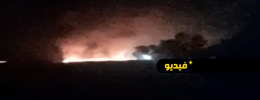 فيديو.. شباب يهاجمون مقرا لعصابة البوليساريو ويحرقون مركبات تابعة له فيديو.. شباب يهاجمون مقرا لعصابة البوليساريو ويحرقون مركبات تابعة له