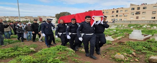 انتحار أحد المتورطين في جريمة قتل شرطي وإحراق جثته انتحار أحد المتورطين في جريمة قتل شرطي وإحراق جثته