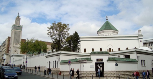 مسجد بفرنسا يعلن عن تاريخ عيد الفطر مسجد بفرنسا يعلن عن تاريخ عيد الفطر