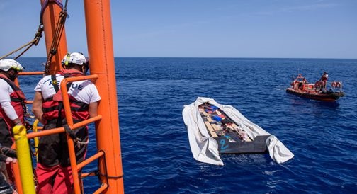 العثور مواطنة إيفوارية وطفليها كانوا في عداد المفقودين بالمغرب العثور مواطنة إيفوارية وطفليها كانوا في عداد المفقودين بالمغرب