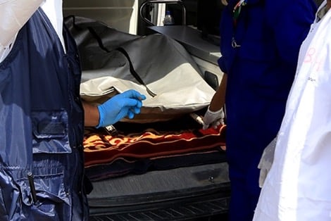 العثور على جثة شاب داخل سيارة وتوقيف سيدة كانت معه بالحسيمة العثور على جثة شاب داخل سيارة وتوقيف سيدة كانت معه بالحسيمة