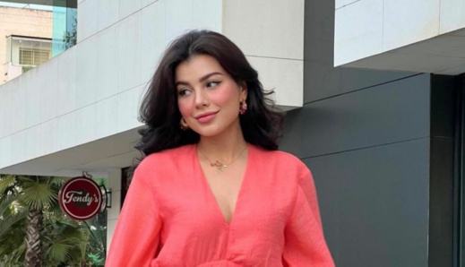 هل قررت ابنة الناظور حنان الخضر العودة لمجال الغناء؟ هل قررت ابنة الناظور حنان الخضر العودة لمجال الغناء؟