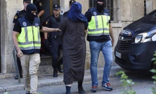 إدانة إمام مسجد مغربي متورط في تجنيد جهاديين بمدريد إدانة إمام مسجد مغربي متورط في تجنيد جهاديين بمدريد