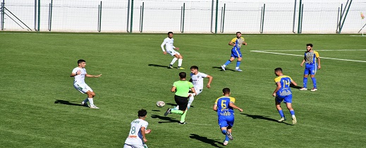 صراع الصعود يشتد بين هلال الناظور ونهضة زايو صراع الصعود يشتد بين هلال الناظور ونهضة زايو