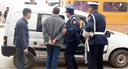 إحالة قاتل أحد أقربائه بتراب جماعة بني سيدال لوطا ببندقيته على النيابة العامة بالناظور إحالة قاتل أحد أقربائه بتراب جماعة بني سيدال لوطا ببندقيته على النيابة العامة بالناظور