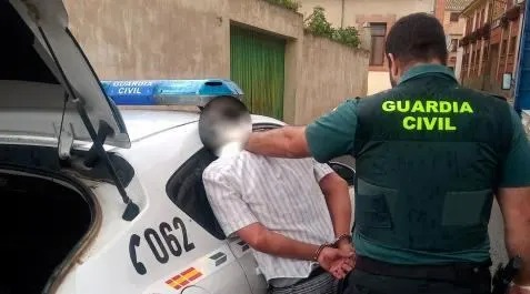 توقيف مهاجر مغربي طعن شقيقه وحاول قتله بإسبانيا