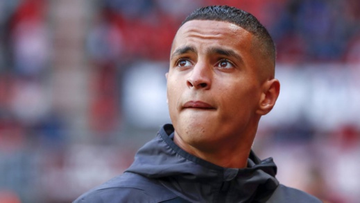 المسار الكروي للدولي المغربي إحتارين ينتهي مبكرا بسبب "المافيا الهولندية" المسار الكروي للدولي المغربي إحتارين ينتهي مبكرا بسبب "المافيا الهولندية"