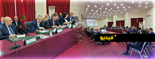 شاهدوا.. عامل الحسيمة يعقد لقاء مع عدد من المستثمرين وهذه محاوره شاهدوا.. عامل الحسيمة يعقد لقاء مع عدد من المستثمرين وهذه محاوره