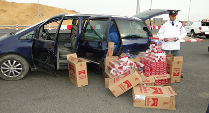 حجز نحو 1300 علبة سجائر مهربة من الحدود الجزائرية عند معبر مليلية حجز نحو 1300 علبة سجائر مهربة من الحدود الجزائرية عند معبر مليلية