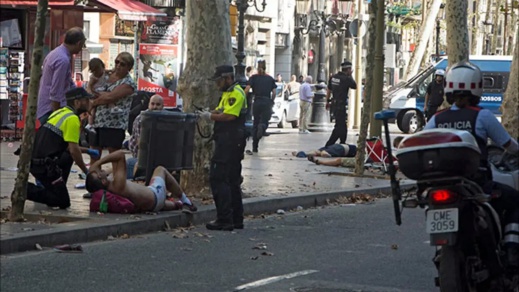 القضاء الإسباني يرفض ترحيل مهاجر مغربي مدان على خلفية هجمات برشلونة القضاء الإسباني يرفض ترحيل مهاجر مغربي مدان على خلفية هجمات برشلونة