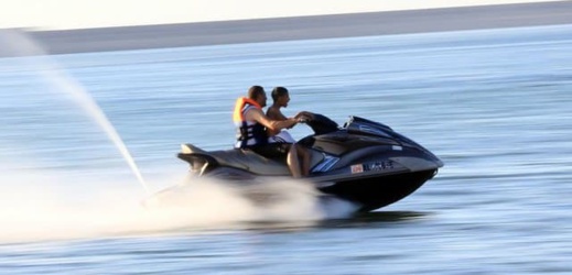 توقيف إسباني نقل مغربيا من الناظور إلى مليلية بالجيت سكي توقيف إسباني نقل مغربيا من الناظور إلى مليلية بالجيت سكي