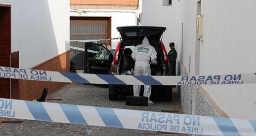 السلطات الإسبانية تعتقل متهما بقتل مهاجر مغربي في إشبيلية السلطات الإسبانية تعتقل متهما بقتل مهاجر مغربي في إشبيلية