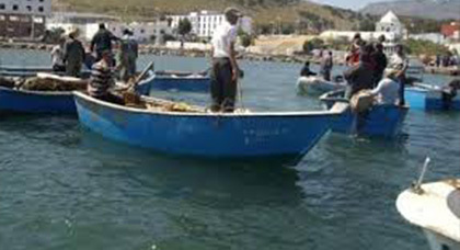 بحارة الصيد التقليدي بالنّاظور والدريوش يطالبون برفع الحيف والظّلم بحارة الصيد التقليدي بالنّاظور والدريوش يطالبون برفع الحيف والظّلم