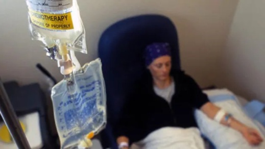 معاناة مرضى السرطان.. برلمانيون يدعون وزير الصحة لاجتماع مستعجل معاناة مرضى السرطان.. برلمانيون يدعون وزير الصحة لاجتماع مستعجل