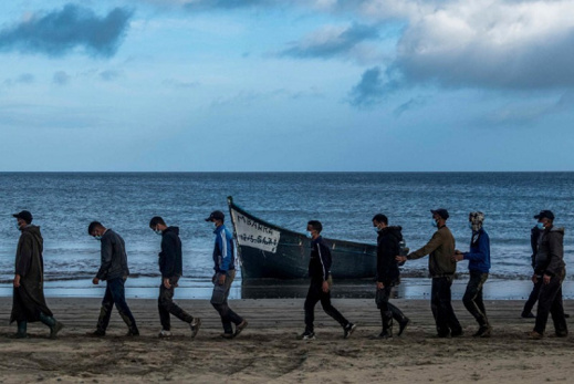 الحرس المدني الإسباني يعلن اعتقال جزائريين يهربون البشر الحرس المدني الإسباني يعلن اعتقال جزائريين يهربون البشر