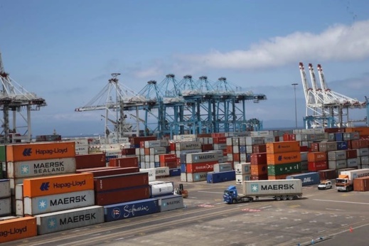 مستوردون بالناظور يشتكون من غرامات غير مستحقة تسبب فيها خلل إسباني مستوردون بالناظور يشتكون من غرامات غير مستحقة تسبب فيها خلل إسباني