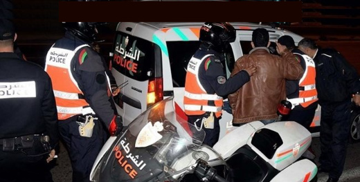 قوات أمنية تطوق منزلا بالحسيمة لتحرير فتاة "محتجزة" ومصادر لناظورسيتي تنفي وجود احتجاز قوات أمنية تطوق منزلا بالحسيمة لتحرير فتاة "محتجزة" ومصادر لناظورسيتي تنفي وجود احتجاز