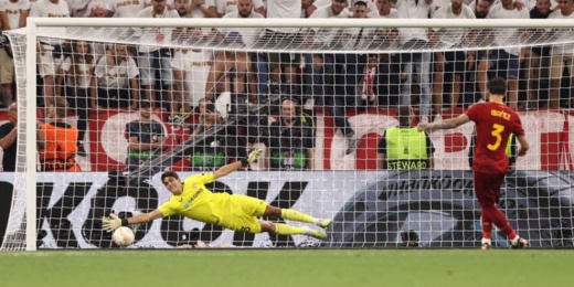 الإعلام الإسباني يشيد بأداء ياسين بونو ويصفه بمعجزة نادي إشبيلية الإعلام الإسباني يشيد بأداء ياسين بونو ويصفه بمعجزة نادي إشبيلية