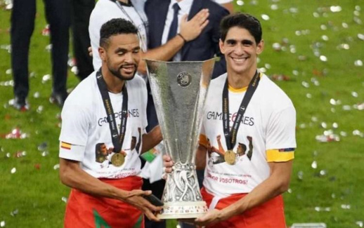 مدرب أسود الأطلس يتفاعل مع تتويج النصيري وبونو بلقب "أوروبا ليغ" بهذه الطريقة مدرب أسود الأطلس يتفاعل مع تتويج النصيري وبونو بلقب "أوروبا ليغ" بهذه الطريقة