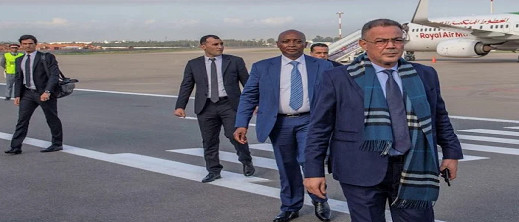 بعد زيارة قصيرة إلى الجزائر.. رئيس الاتحاد الأفريقي لكرة القدم في المغرب لهذا السبب بعد زيارة قصيرة إلى الجزائر.. رئيس الاتحاد الأفريقي لكرة القدم في المغرب لهذا السبب