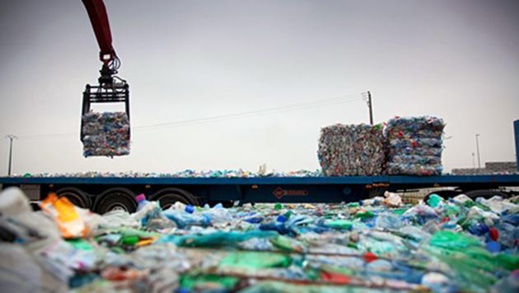 تهريب نفايات إسبانية إلى المغرب يسائل الحكومة تهريب نفايات إسبانية إلى المغرب يسائل الحكومة