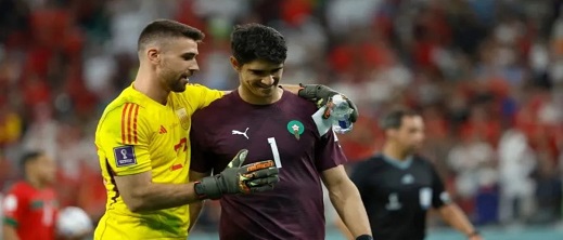 كشف سر ياسين بونو يهز إسبانيا ويشعل الجدل حول أوناي سيمون كشف سر ياسين بونو يهز إسبانيا ويشعل الجدل حول أوناي سيمون