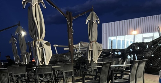 نقابيون يستفيدون من مقهى في الملك البحري للناظور بـ 1400 درهم للشهر نقابيون يستفيدون من مقهى في الملك البحري للناظور بـ 1400 درهم للشهر