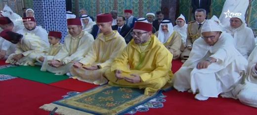 الملك محمد السادس يؤدي صلاة عيد الأضحى المبارك بمسجد الحسن الثاني بتطوان الملك محمد السادس يؤدي صلاة عيد الأضحى المبارك بمسجد الحسن الثاني بتطوان