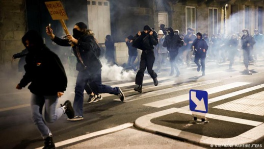 أعمال سرقة وعنف تعم فرنسا مع صدمة وذهول السكان والتجار بباريس أعمال سرقة وعنف تعم فرنسا مع صدمة وذهول السكان والتجار بباريس