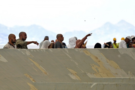 ضيوف الرحمن يؤدون طواف الوداع وينهون مناسك الحج اليوم السبت ضيوف الرحمن يؤدون طواف الوداع وينهون مناسك الحج اليوم السبت