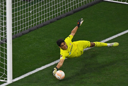 النصر السعودي يعتزم التعاقد مع ياسين بونو النصر السعودي يعتزم التعاقد مع ياسين بونو