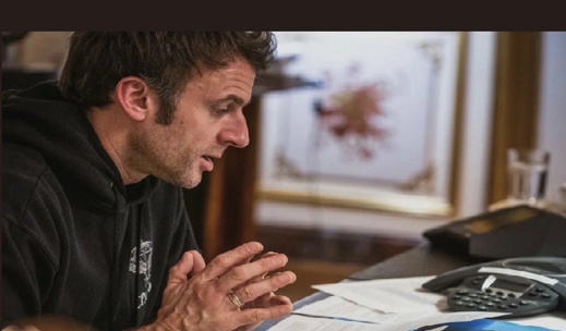 الرئيس الفرنسي يوصي الحكومة بقطع شبكات التواصل الاجتماعي خلال الإحتجاجات الرئيس الفرنسي يوصي الحكومة بقطع شبكات التواصل الاجتماعي خلال الإحتجاجات