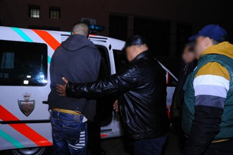 فرقة مكافحة العصابة بالناظور تصطاد مبحوثا عنه يروج الخمور ضواحي الإقليم