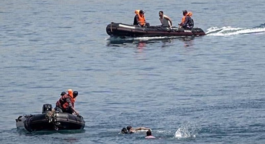 قتلى ومفقودين إثر غرق قارب للهجرة السرية ضواحي الناظور قتلى ومفقودين إثر غرق قارب للهجرة السرية ضواحي الناظور