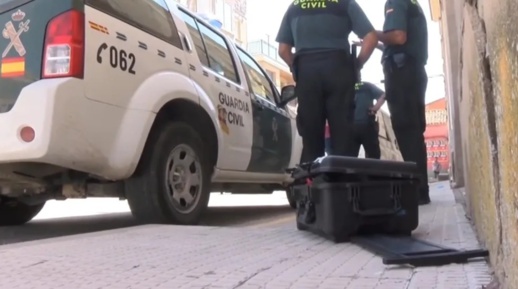 اعتقال مهاجرة مغربية حاولت قتل أطفالها القاصرين بإسبانيا اعتقال مهاجرة مغربية حاولت قتل أطفالها القاصرين بإسبانيا